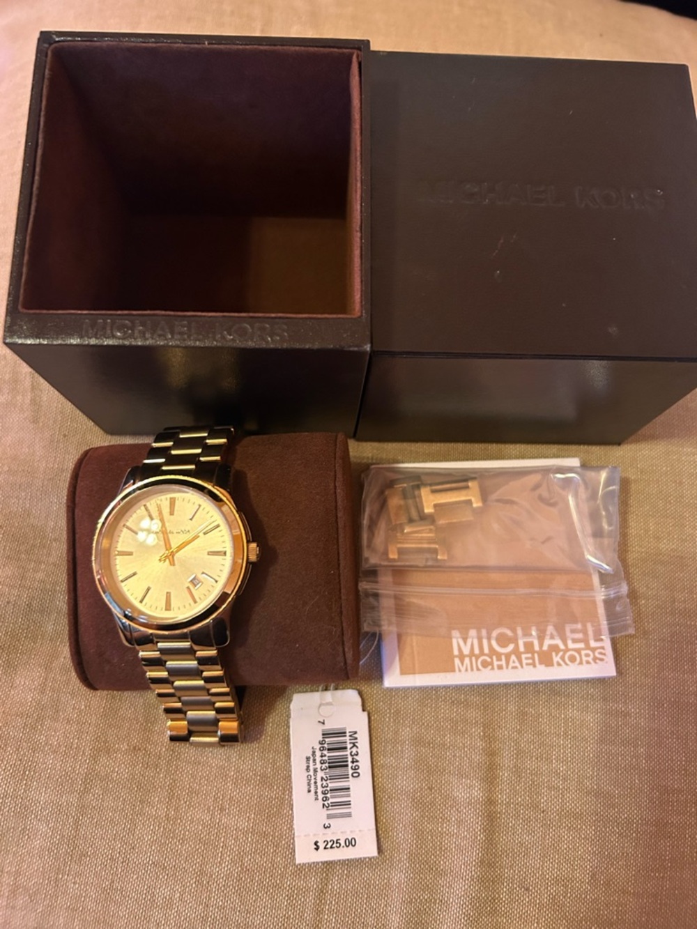 Michael Kors Women Gold Watch - Picture 2 of 3